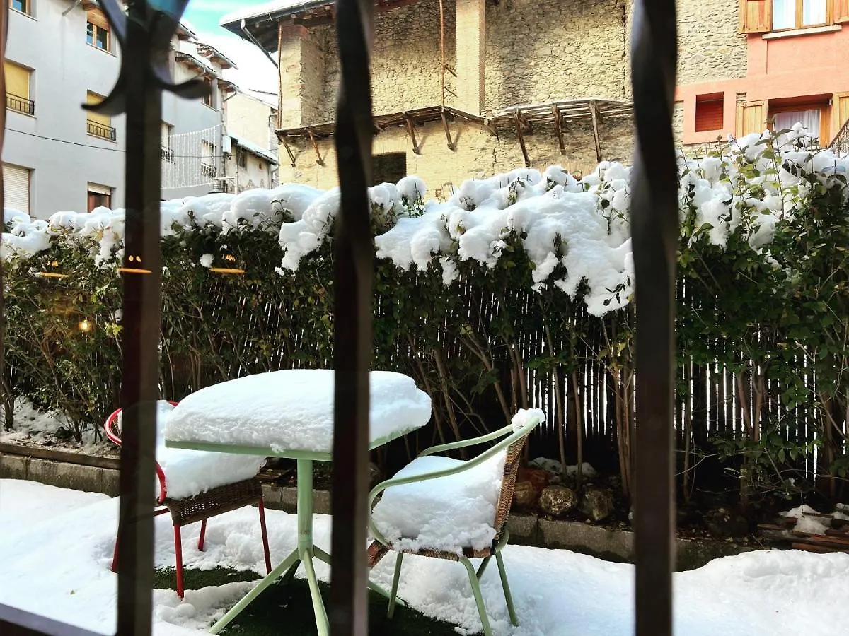 Cabane Du Cerf Llivia Apartamento